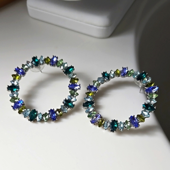 Elegant Multicolor Glasd Stones Hoop Earrings - Picture 2 of 16
